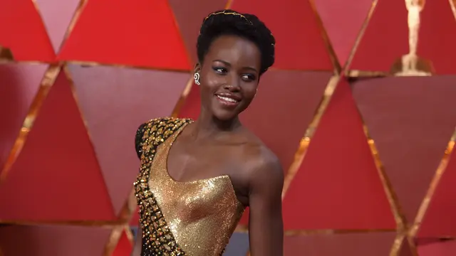 Lupita Nyong'o saat menghadiri Academy Awards ke-90 di Hollywood, California