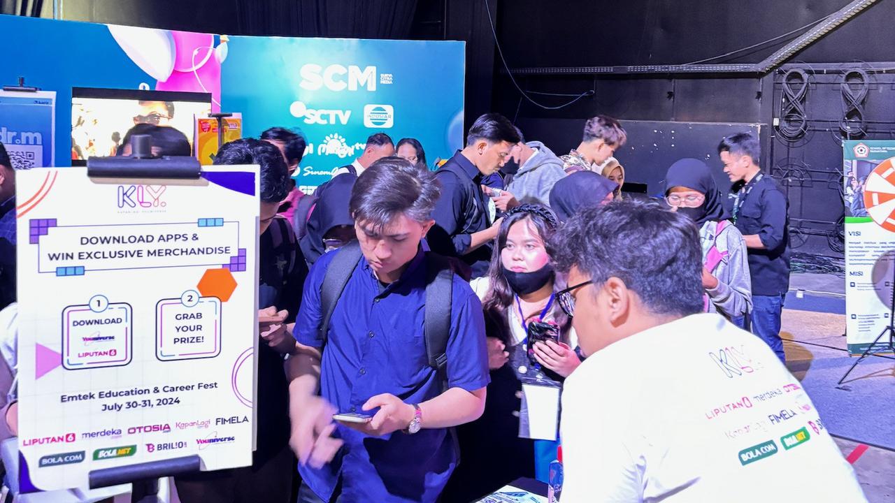 Perhelatan Emtek Education & Career Festival 2024 yang diadakan oleh PT Elang Mahkota Teknologi Tbk (Emtek) bekerja sama dengan PT Qerja Manfaat Bangsa (Karir.com)