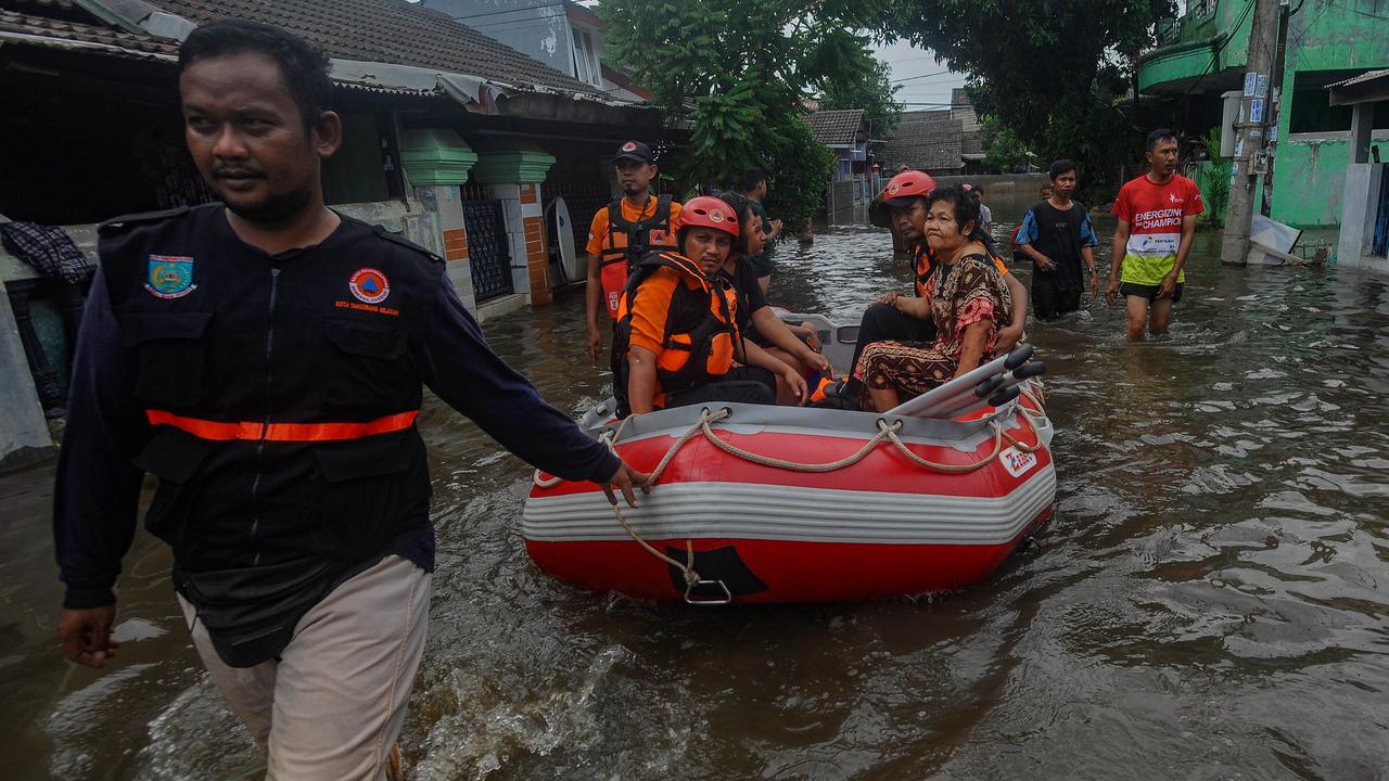 Banjir rendam Perumahan Taman Mangu Indah di Tangerang Selatan