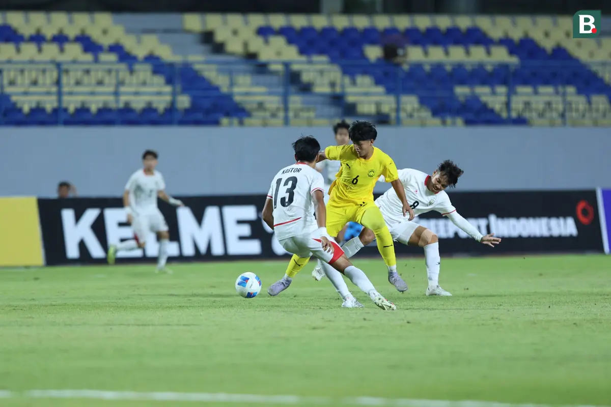 Timnas Malaysia U-17 melawan Timnas Indonesia U-17.