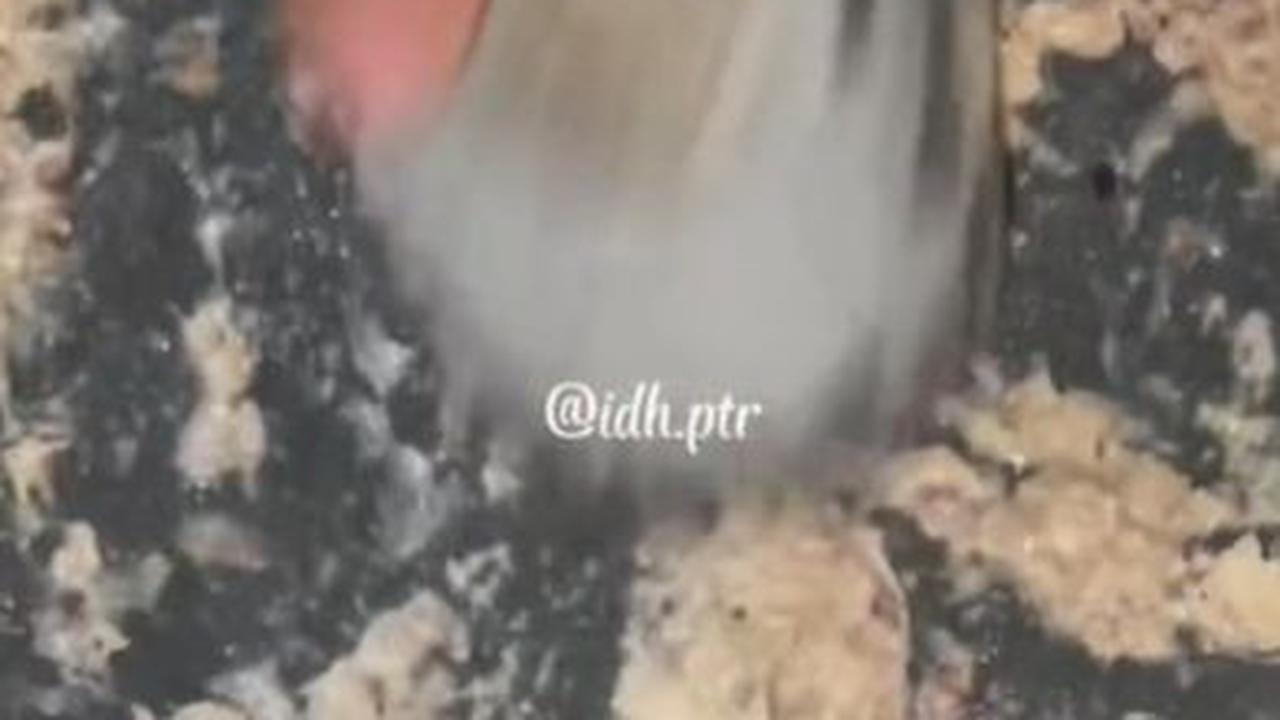 Haluskan Bawang dan Kemiri