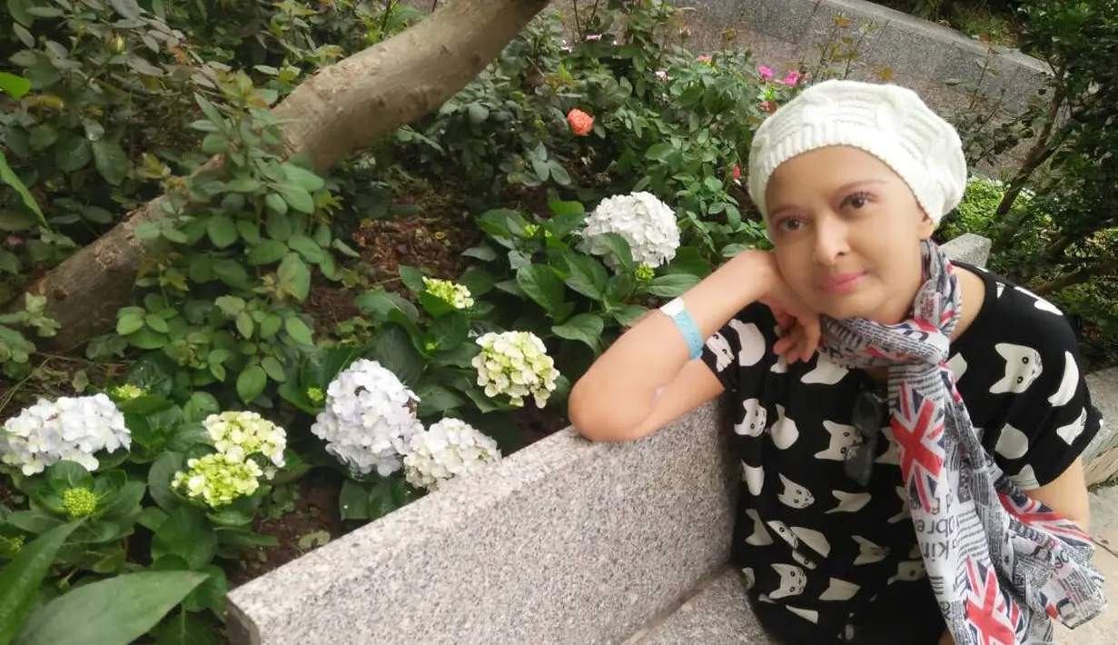 Yana Zein sedang menjalani perawatan akibat kanker payudara stadium 4 di China. Sejak 30 Januari 2017 silam, pemeran sinetron itu menjalani perawatan di Rumah Sakit Modern Guangzhou China Hospital. (dok. Pribadi)