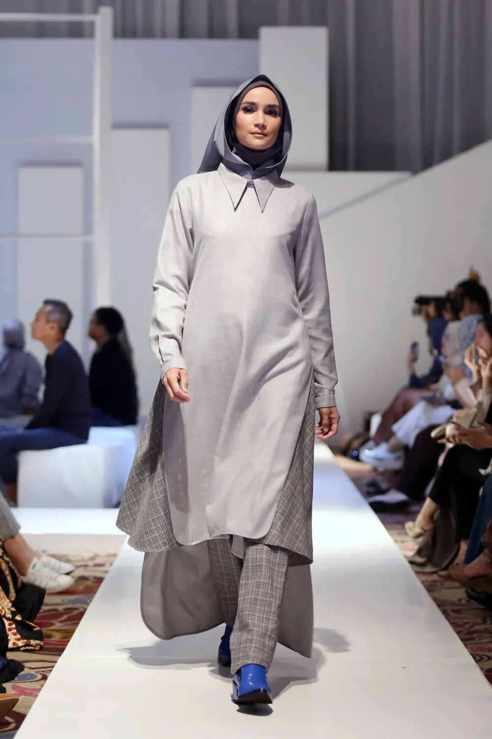 Berikut koleksi bertajuk Hello dari L.Tru yang mengusung busana stylish dan ceria untuk momen spesial dan aktivitas sehar-hari.
