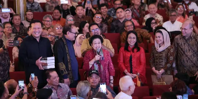 Megawati Hadiri Peluncuran Buku Erros Djarot, Ada Menkop sampai Anies