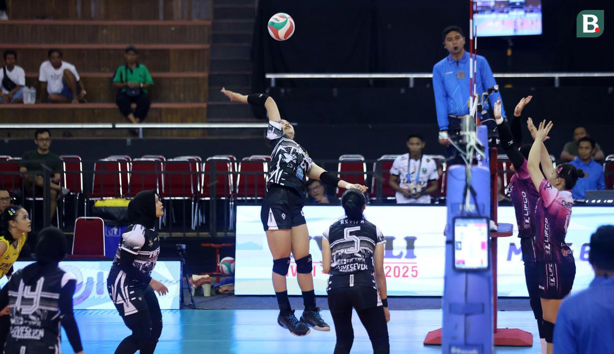 Kemenangan ini juga memperkuat posisi TNI AU di papan atas, sementara Rajawali O2C yang tampil tanpa enam pilar utama menunjukkan semangat juang yang patut diacungi jempol. (Dok. PBVSI)