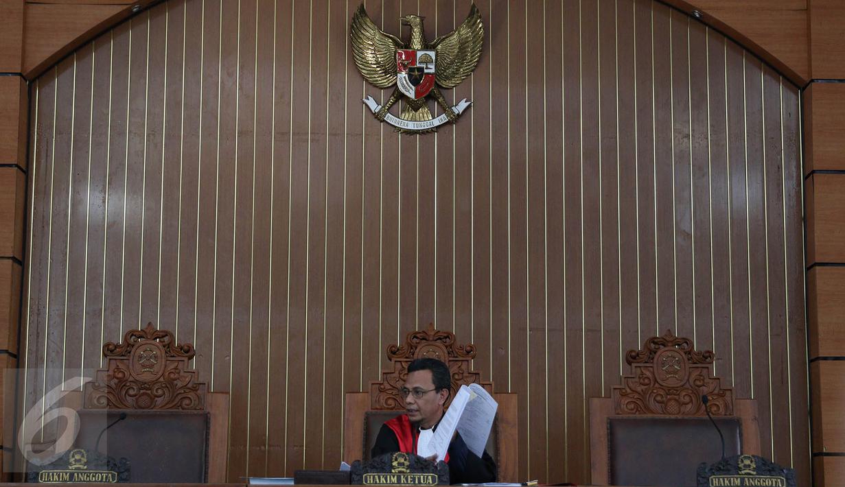 Suasana sidang praperadilan tersangka dugaan korupsi penerbitan surat keterangan lunas (SKL) Bantuan Likuiditas Bank Indonesia (BLBI) Syafruddin Arsyad Tumenggung di PN Jaksel, Jakarta, Senin (15/5). (Liputan6.com/Immanuel Antonius)