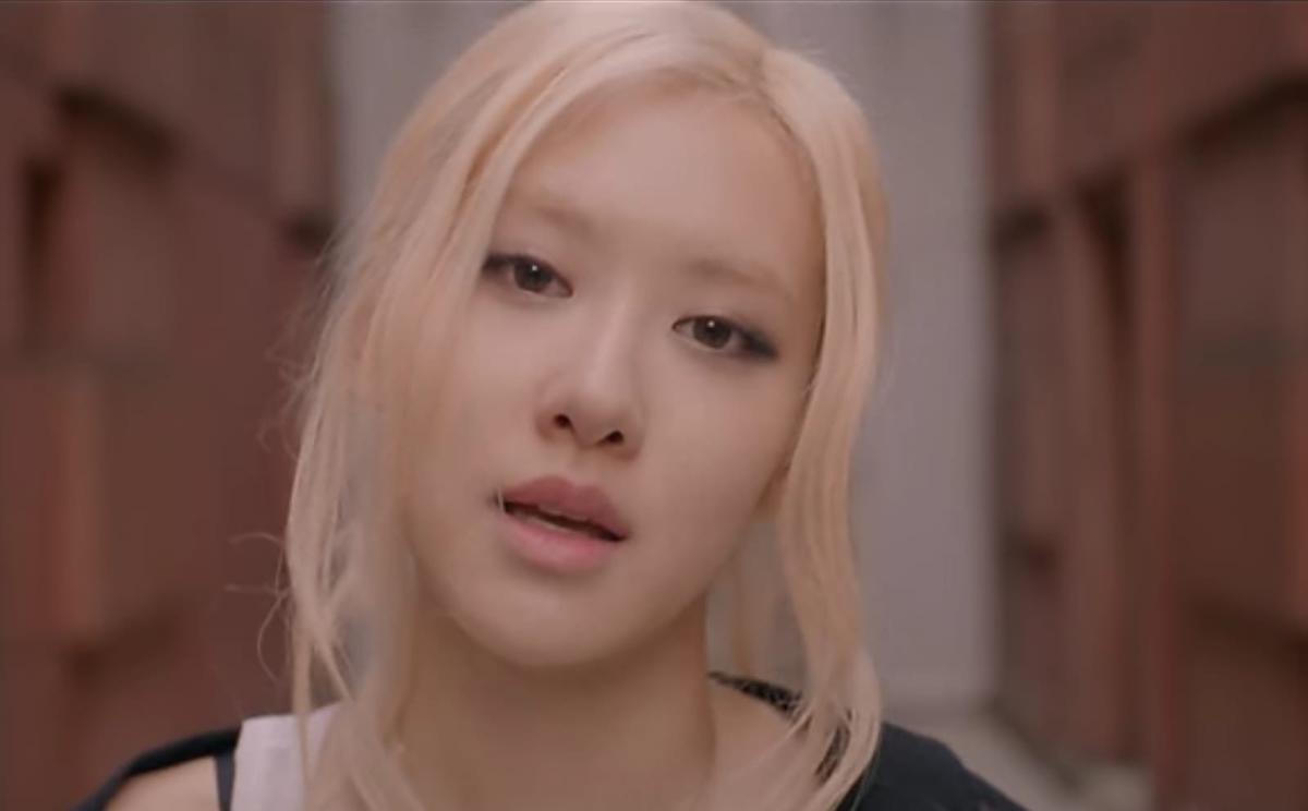 Rose BLACKPINK Suguhkan Tari Kontemporer yang Memukau di Video Performance untuk Lagu 'Number One Girl'