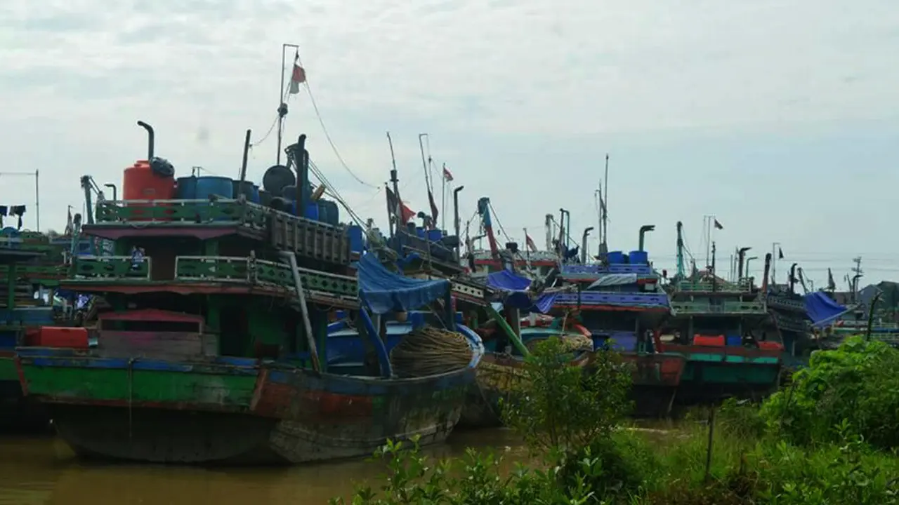 Pengurusan Surat Izin Penangkapan Ikan bagi para nelayan seharusnya hanya lima hari kerja saja.