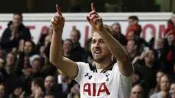 2. Harry Kane (Tottenham) - 19 Gol. (AFP/Adrian Dennis)