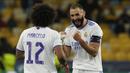 Karim Benzema. Striker Real Madrid ini telah mencetak 9 gol di Liga Spanyol dari 9 laga yang dijalani. Ia hanya absen satu laga saat Los Blancos jumpa Athletic Bilbao di pekan ke-9. Ia bersaing dengan Luis Suarez (Atletico Madrid) yang menempati posisi kedua dengan 6 gol.(AP/Efrem Lukatsky)