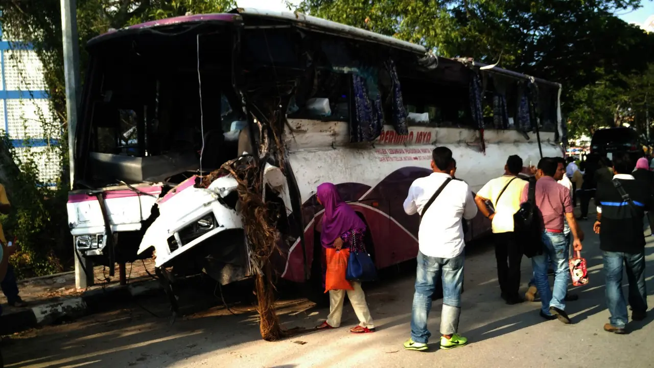 Kecelakaan bus