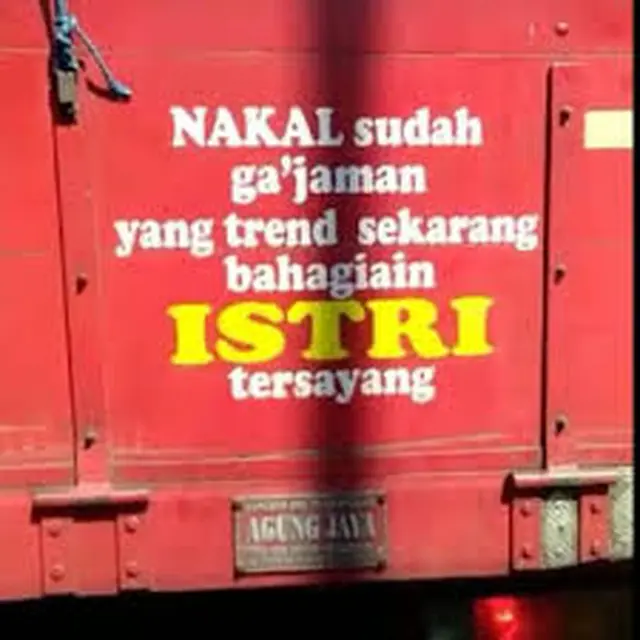 6 Tulisan di Belakang Truk Demi Istri Ini Romantis, Bikin Baper