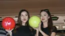 Kenakan t-shirt hitam, Aaliyah Massaid tampak begitu nyaman kala bermain bowling.  [Foto: Instagram/ Aaliyah Massaid]