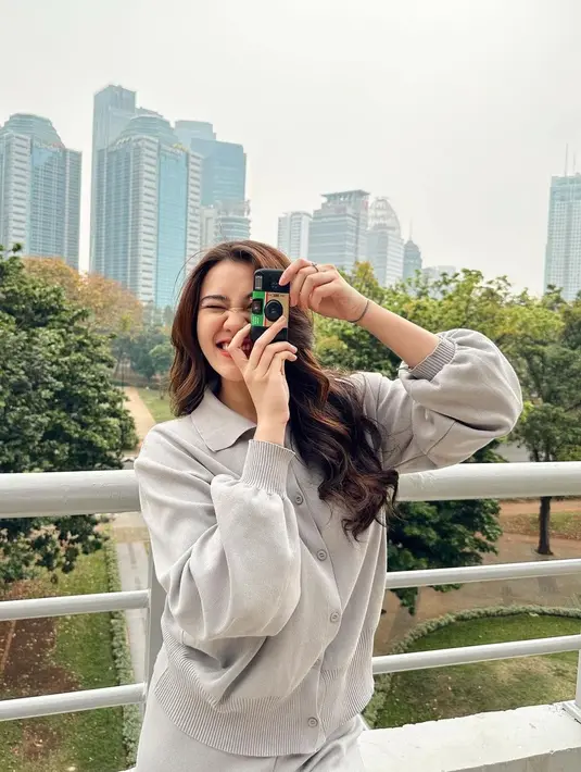 <p>Aaliyah Massaid seting kali mengunggah foto barunya di akun instagram. Apapun yang diunggahnya, selalu jadi perhatian publik.</p>