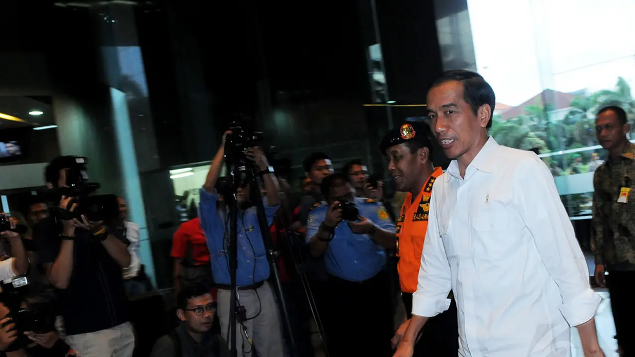 Datangi Basarnas, Jokowi Koordinasikan Pencarian AirAsia QZ8501
