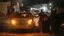 Dia juga menambahkan bahwa pengaturan sedang dilakukan untuk menempatkan mereka di sekolah dan tempat penampungan lainnya di Kota Jenin. (AP Photo/Majdi Mohammed)
