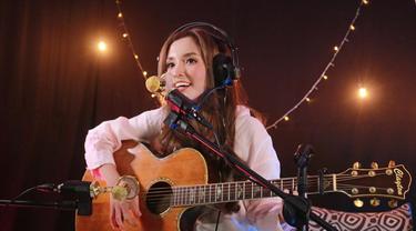 Lirik Lagu Niesya Aku Melihat Indonesia News Entertainment Fimela Com