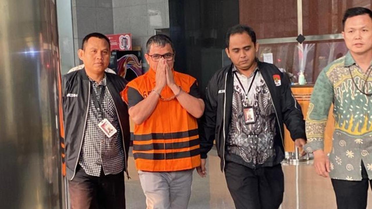 Ditahan Usai OTT KPK, Bupati Bolmut Sirajudin Lasena Minta Maaf ke Warga