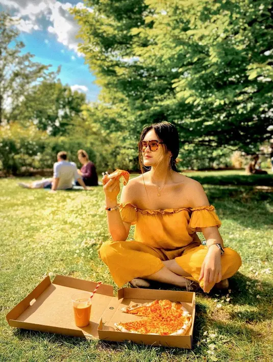 Dalam penampilannya Brenda Nabila Salim juga selalu tampil fashionable. (FOTO: instagram.com/brendasalim)