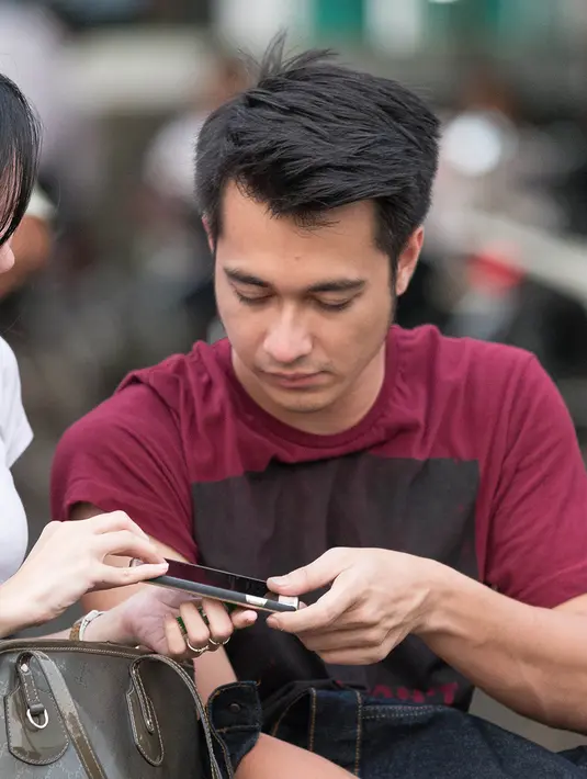 Pemain film 'Aku, Kau & KUA' itu keluar menjalani rehabilitasi pada Desember 2015 silam. Eza kedapatan menggunakan narkoba sampai akhirnya di rehab.(Dezmond Manullang/Bintang.com)