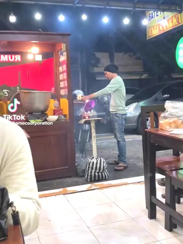 Viral Pedagang Sate Mirip Anji