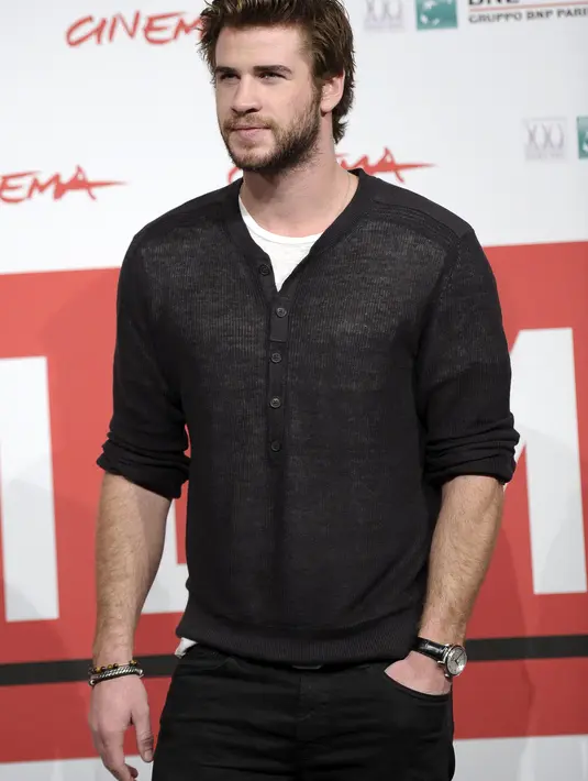 Kurang dari 24 jam sejak debutnya membuat akun instagram, aktor pemeran ‘The Hunger Games’ ini sudah memperoleh lebih dari 200.000 pengikut dan terus bertambah. (Bintang/EPA)