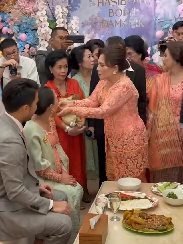 Jessica Mila Jalani Ritual 7 Bulanan Mambosuri