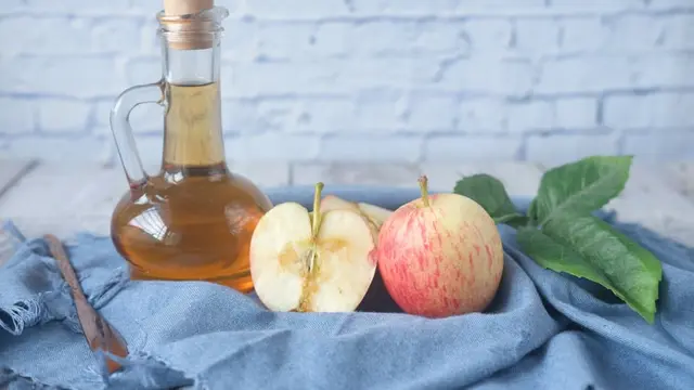 Cara Mengatasi Rambut Bau Apek dengan Bahan Alami