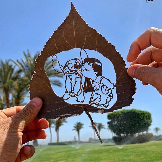 6 Potret Ukiran Daun Tema Kartun Ini Unik, Gambarkan Tokoh dengan Detail