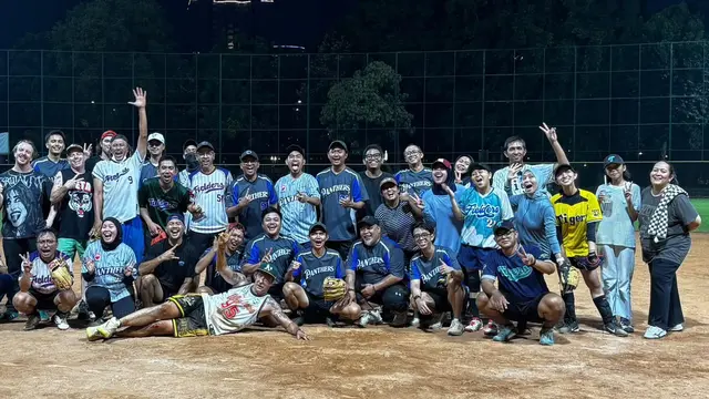 Personel The Flaming Lips Ikut Main Slowpitch Bareng The Panthers di Jakarta