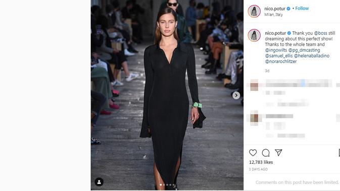 Model Nicole Poturalski saat beraksi di runway Milan Fashion Week. (dok. Instagram @nico.potur/https://www.instagram.com/p/CFmZYgEq1bN/?hl=en)