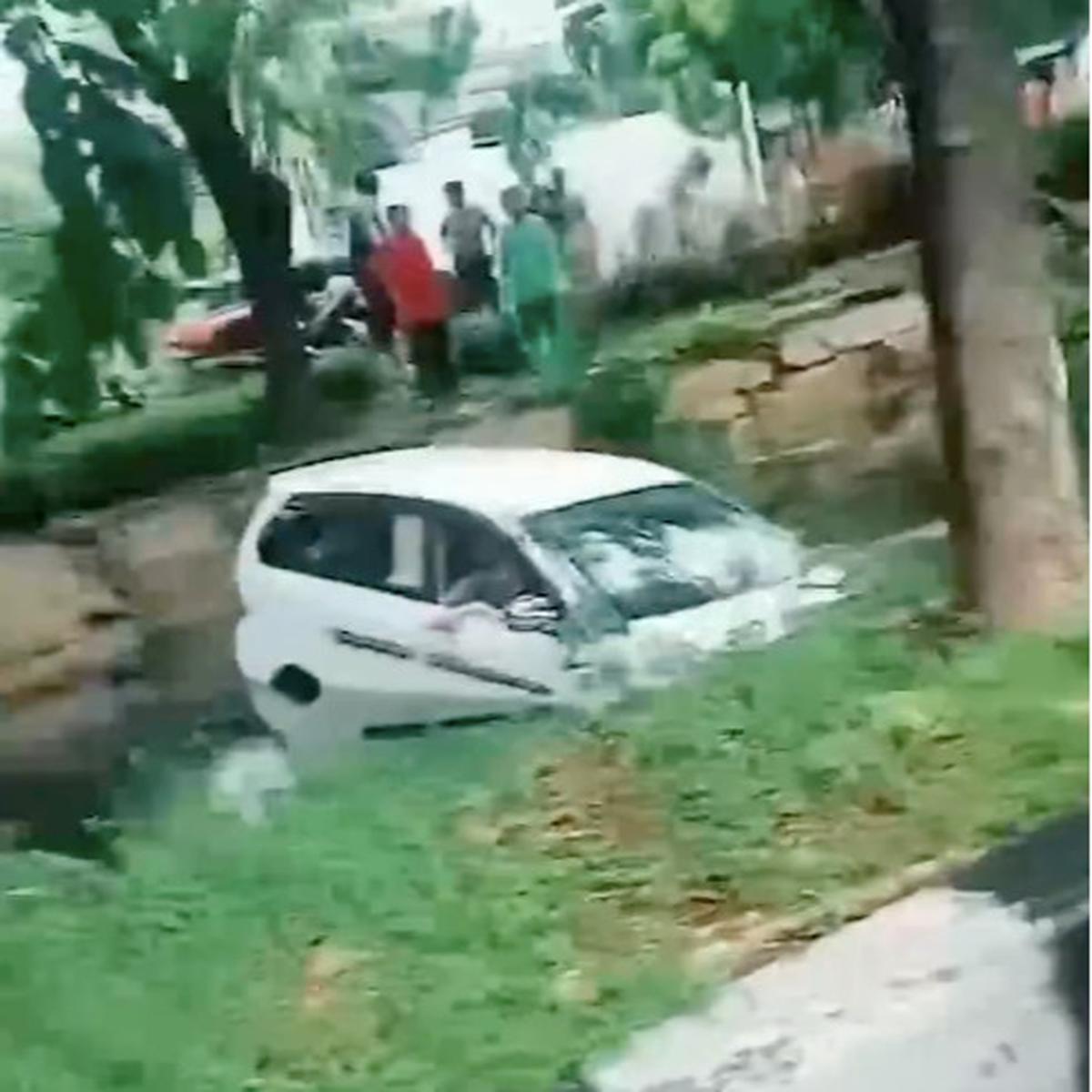 tabrak lari di surabaya