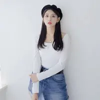 Rumor pacaran Yein Eks Lovelyz dan Jimin BTS tengah menjadi perbincangan hangat di media sosial. Diduga, rumor tersebut muncul usai penggemar membagikan foto Yein yang tengah berada di pantai seperti Jimin BTS saat matahari terbenam. (Instagram/happy_yein).