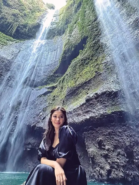 Saking cantiknya, tak sedikit dari netizen menyebutnya seperti bidadari surga [instagram/naymirdad]