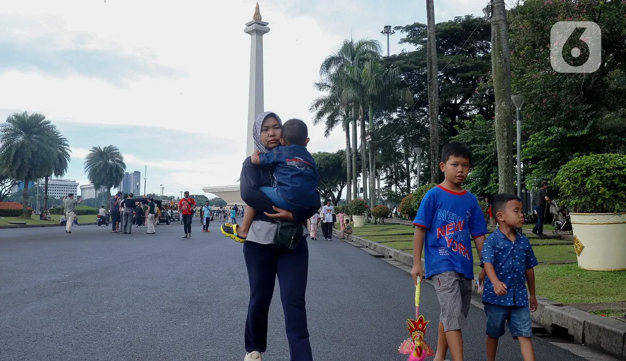 Pada Sabtu (5/4/2025) hingga 10.00 WIB, Monumen Nasional sudah dikunjungi 2.197 orang. (Liputan6.com/Herman Zakharia)