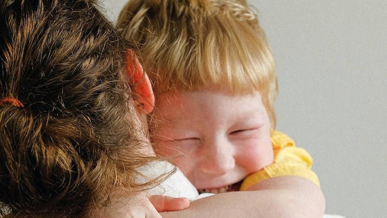 Mengenal Love Language anak adalah langkah penting dalam membangun hubungan yang kuat dan bahagia antara orangtua dan anak.&nbsp;