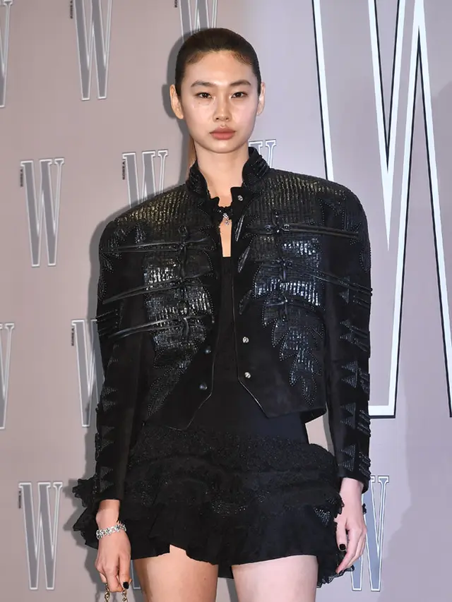 10 Adu Gaya Seleb Korea Rayakan Hari Kanker Payudara, Kakak Adik Jessica-Krystal Jung hingga Nana