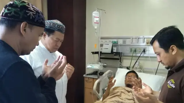Yusuf Mansur Menjenguk Aa Gym