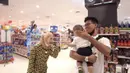 Dalam sebuah tayangan televisi, Frans mengaku baru kenal Nathalie saat bikin konten bareng di YouTube-nya. Ia juga bingung mengapa dirinya sampai disebut sebagai penyebab perceraian Nathalie dan Sule. (instagram.com/fransfaisal_)