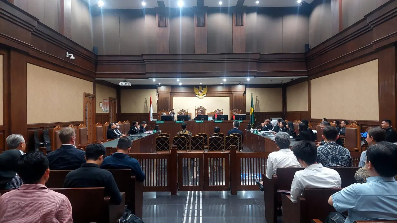 Sidang lanjutan perkara dugaan korupsi pembiayaan ekspor Lembaga Pembiayaan Ekspor Indonesia (LPEI) dengan agenda pembacaan eksepsi digelar di Pengadilan Negeri Kelas IA Jakarta Pusat (PN Jakpus).