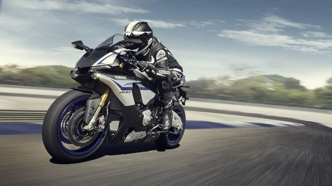 Yamaha R1M Laris Manis Di Benua Biru