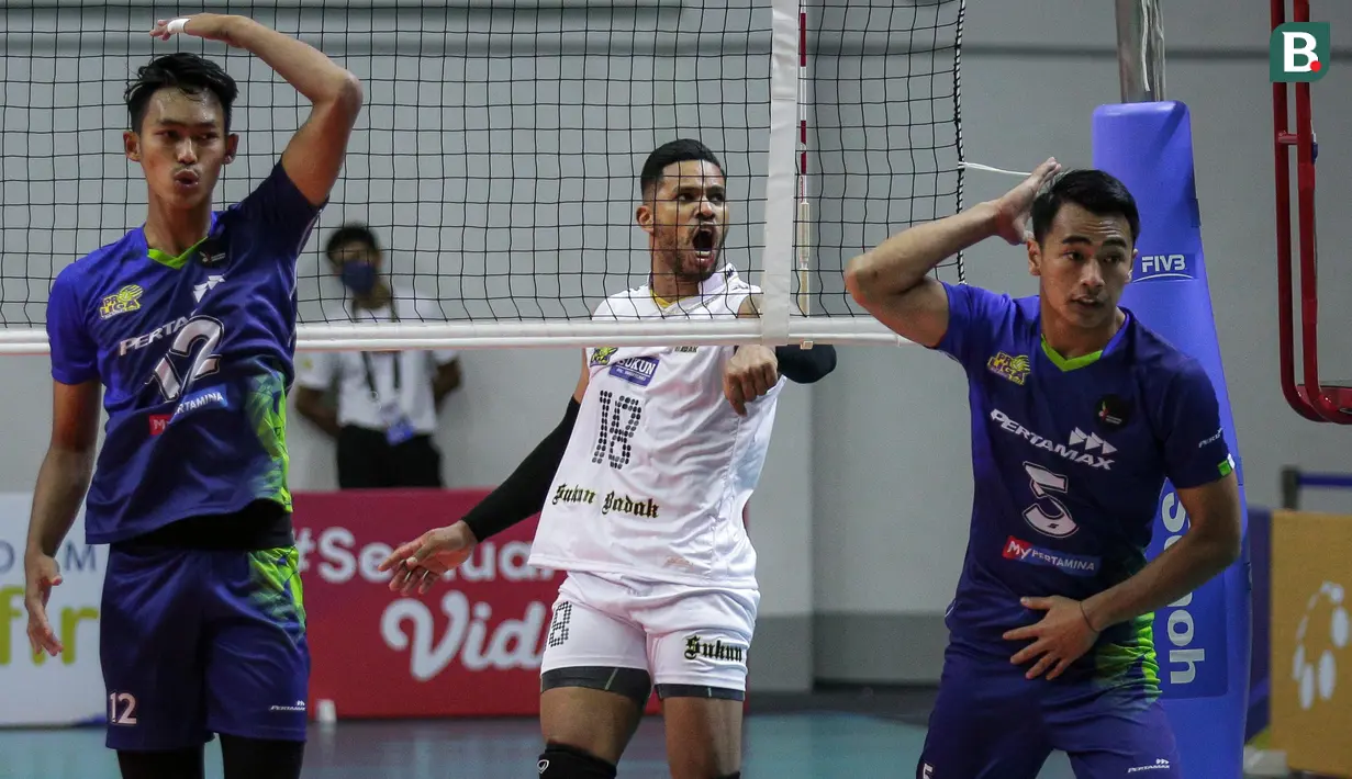 Dalam kemenangan tiga set langsung Kudus Sukun Badak, Bueno Douglas berhasil menjadi penyumbag angka terbanyak, yaitu 12 poin. Sedangkan Sobirov Islomjon sukses membuat 10 poin tambahan. (Bola.com/Bagaskara Lazuardi)