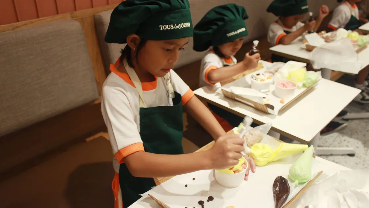 Rayakan Hari Anak Nasional, Anak-Anak PAUD Kemuning 16, Tanah Abang Ikuti Kelas Dekorasi Cupcake