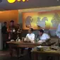 Presiden terpilih Joko Widodo atau dan capres Prabowo Subianto makan siang bersama di FX Sudirman, Sabtu (13/7/2019). (Liputan6.com/ Lizsa Egeham)