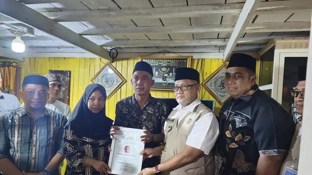 Menteri Haji Takziah ke Rumah Jemaah Maros yang Wafat di Tanah Suci
