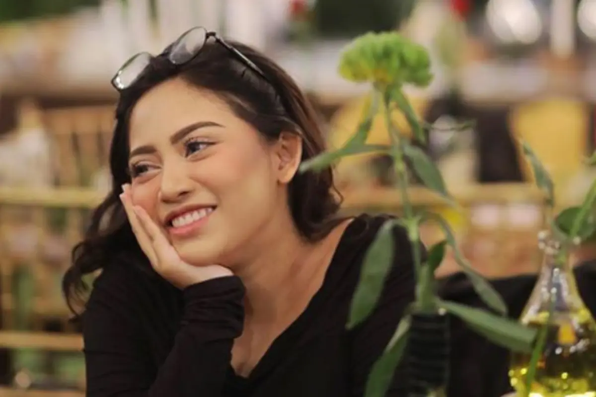Suka Makeup, Tampilan Rachel Vennya Sukses Memikat Hati