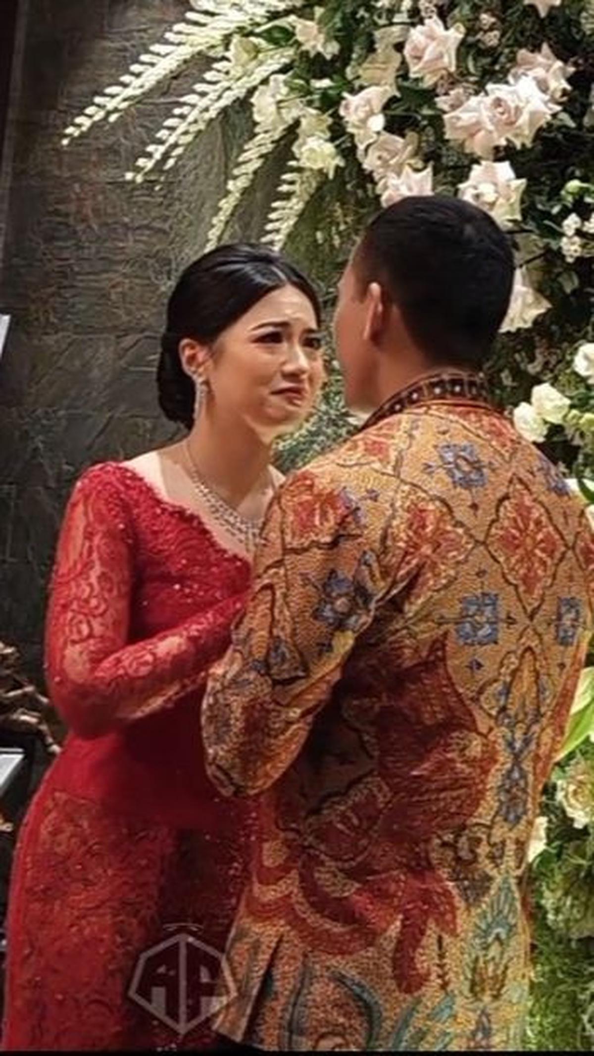 Angela pun sempat menangis haru saat Hafiz memintanya untuk menjadi istri.&nbsp;&nbsp;