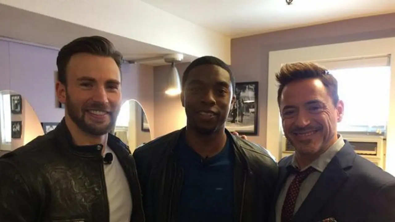 Gabung Film Marvel, Chadwick Boseman Disambut Robert Downey Jr