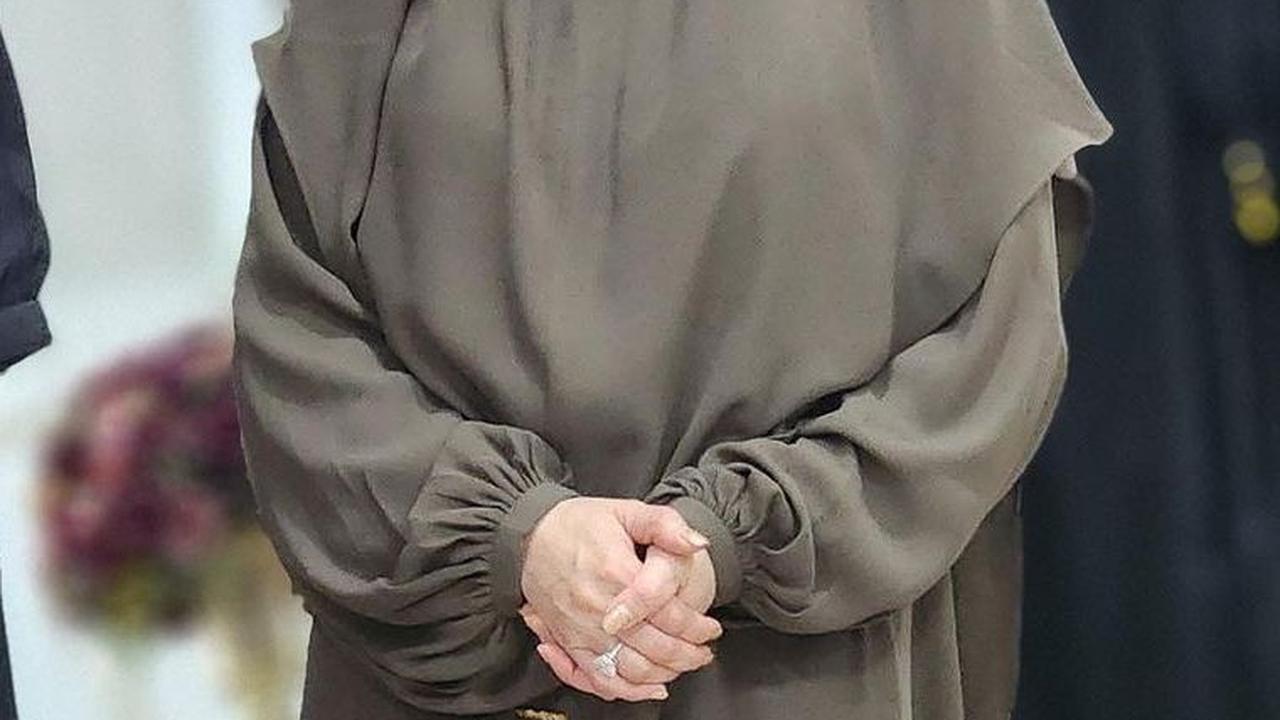 Gamis Sederhana Long Sleeve yang Bikin Nyaman