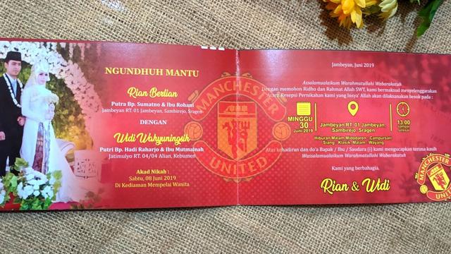 6 Undangan Nikah Tema Sepak Bola Ini Kreatif Sekaligus Kocak